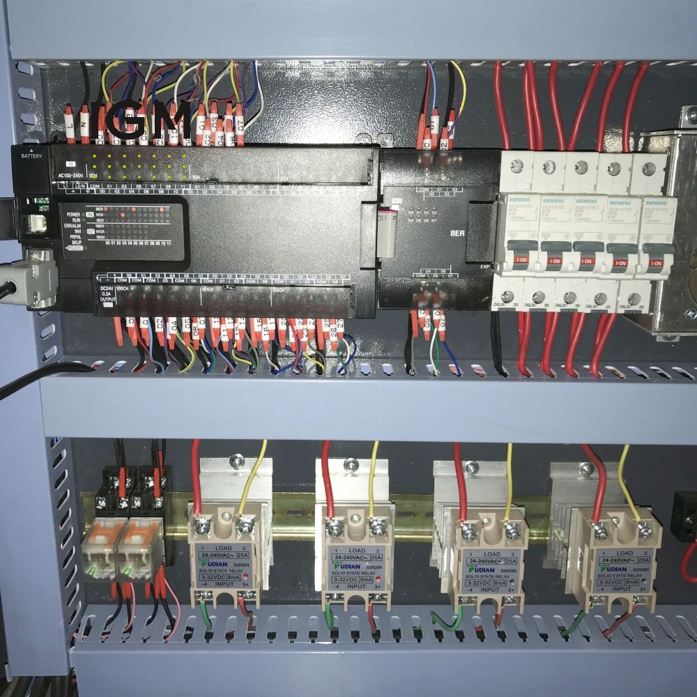 PLC من شركة Omron اليابانية