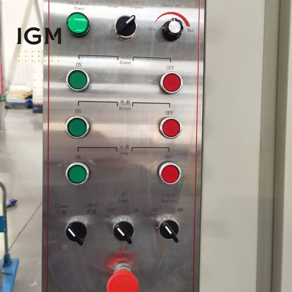 Panel de control y botones para la sección de lavado