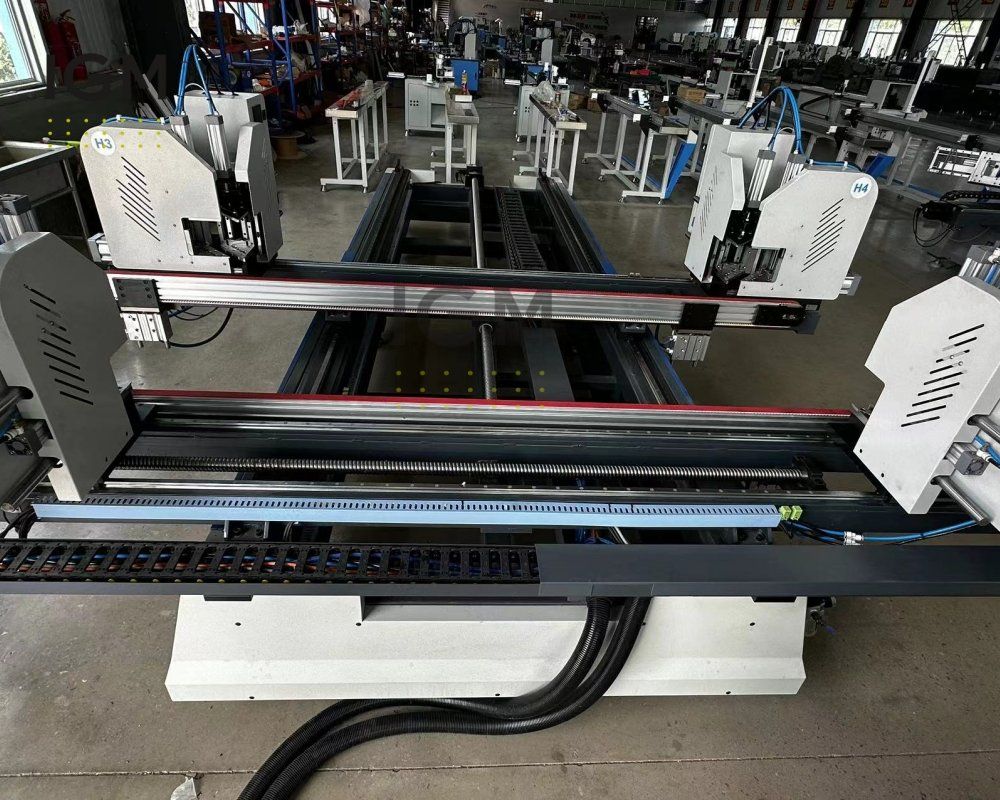 Máquina de soldadura de ventanas UPVC de cuatro esquinas con CNC horizontal