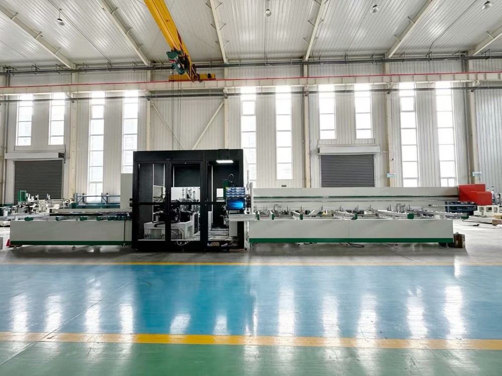 Centro de mecanizado de ventanas de aluminio