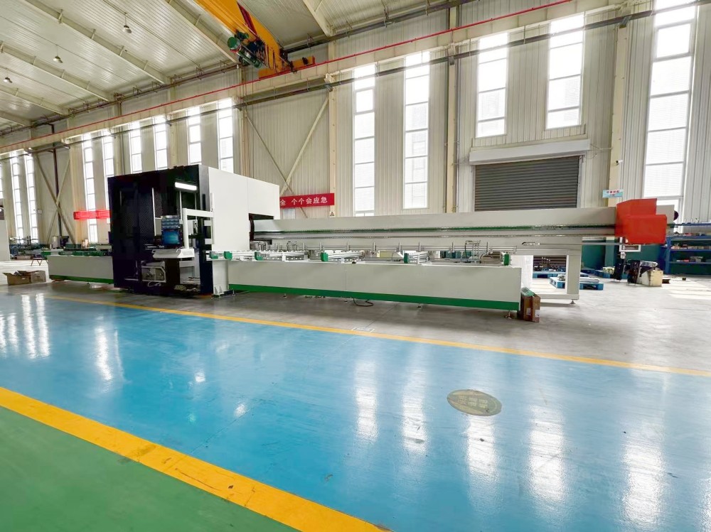 Centro de mecanizado de ventanas de aluminio