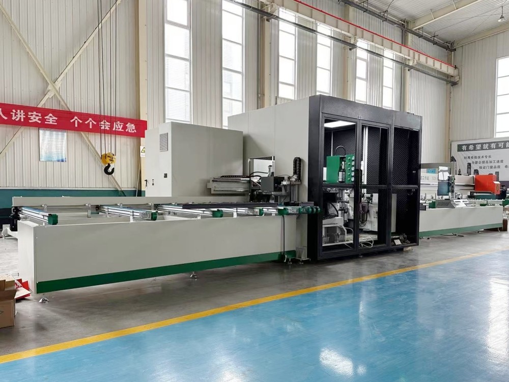 Centro de mecanizado para corte de ventanas de aluminio SZA620