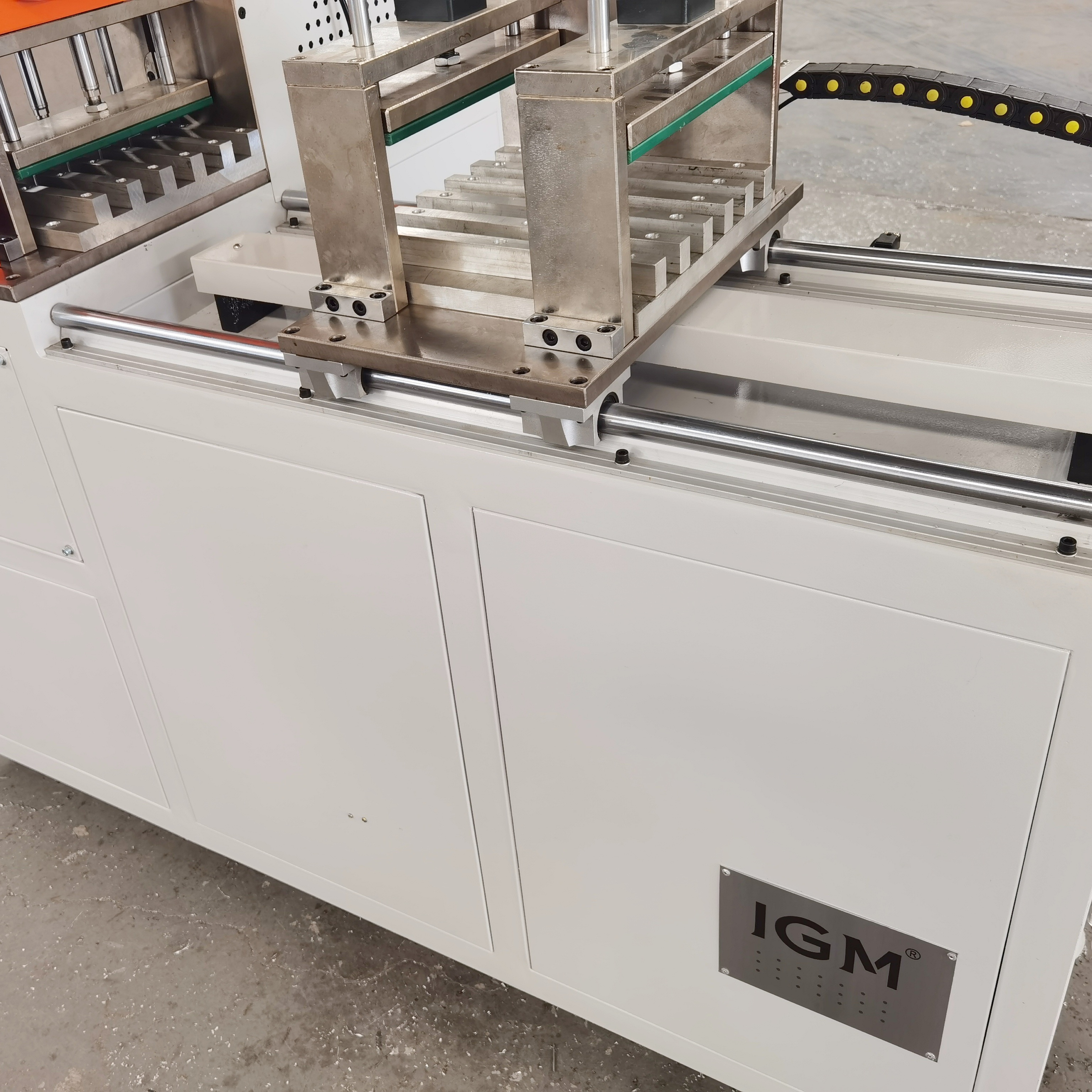 Detalles de la máquina cortadora de aluminio CNC
