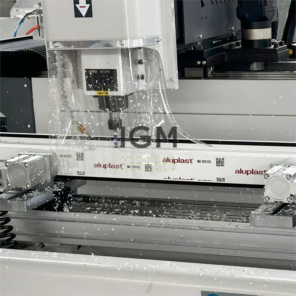 طاولة عمل ذات 3 محاور + 1 لآلة طحن CNC من UPVC، آلة CNC من UPVC