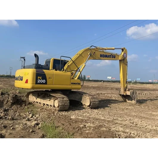 Komatsu PC200-8M0