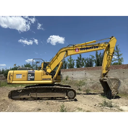 Komatsu PC240LC-8M0
