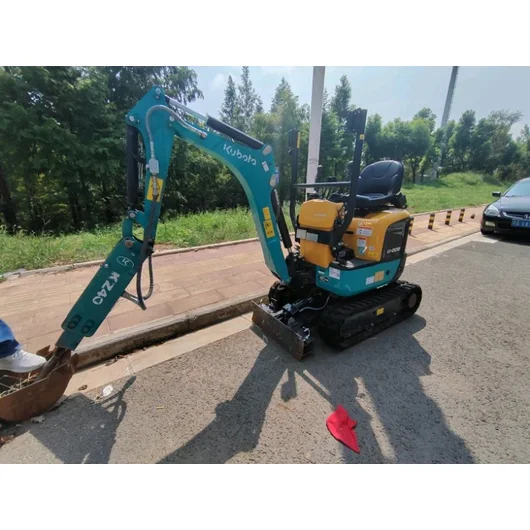 Kubota U-008