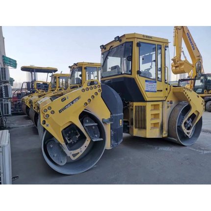 BOMAG  BW203 AD-4 S55