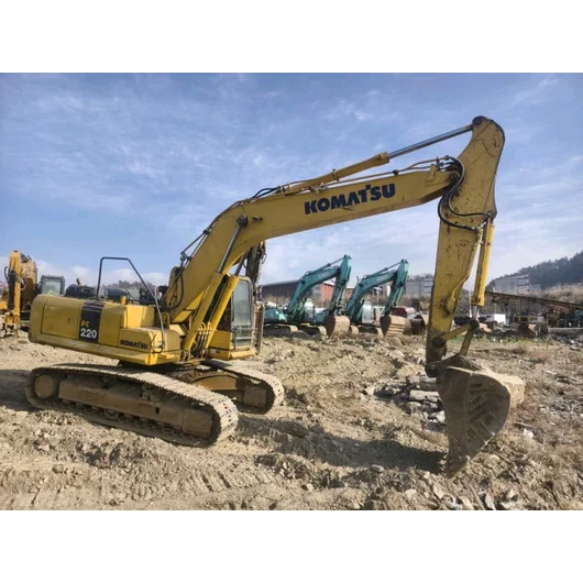 Komatsu PC220-8M0