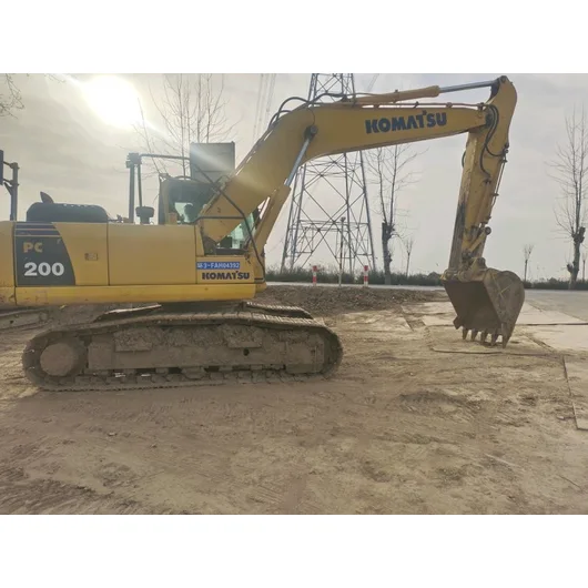 Komatsu PC200-8M0