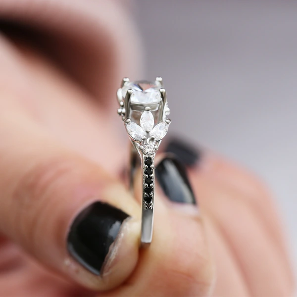 New copper jewelry, popular in Europe and America, zircon ring, hollow creative women's ring