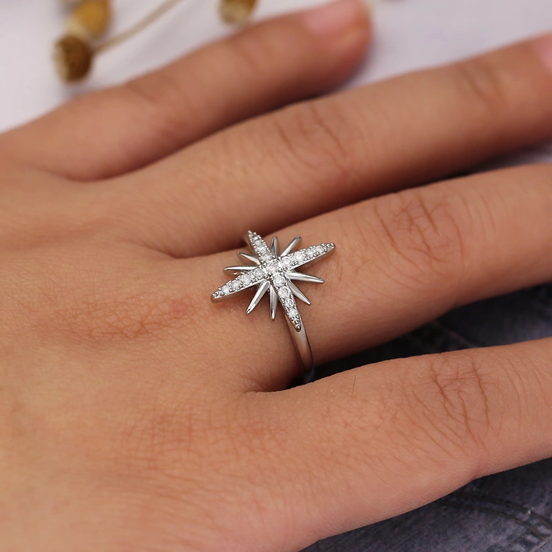 Simple and fashionable floral hand jewelry Korean micro-inlaid zircon ring sweet rice word snowflake delicate ring ring