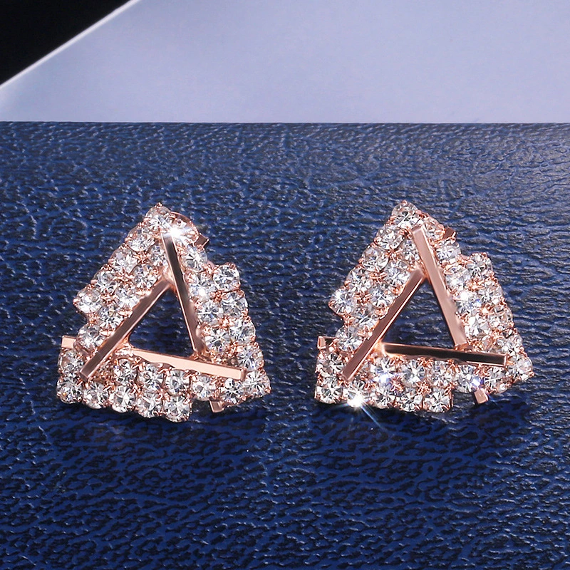 Hot selling earrings with copper and crystal, elegant and versatile triangular earrings, popular female jewelry