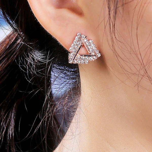 Hot selling earrings with copper and crystal, elegant and versatile triangular earrings, popular female jewelry