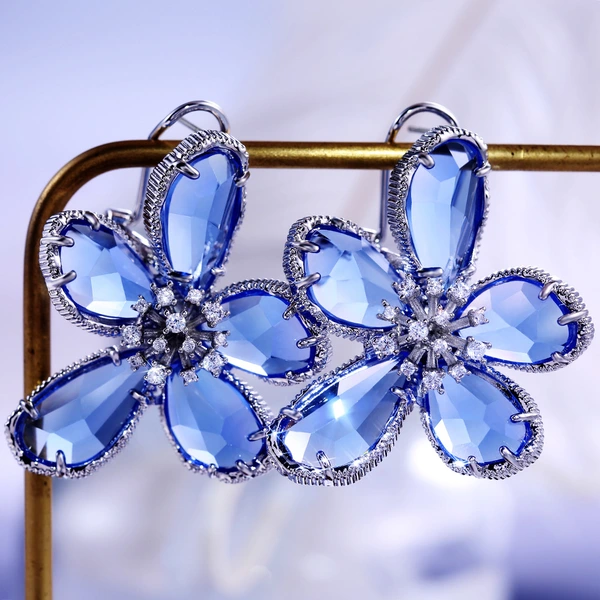 European and American hot selling luxury fashion large flower women's earrings high-end atmospheric earrings silver needle real gold color-preserving earrings