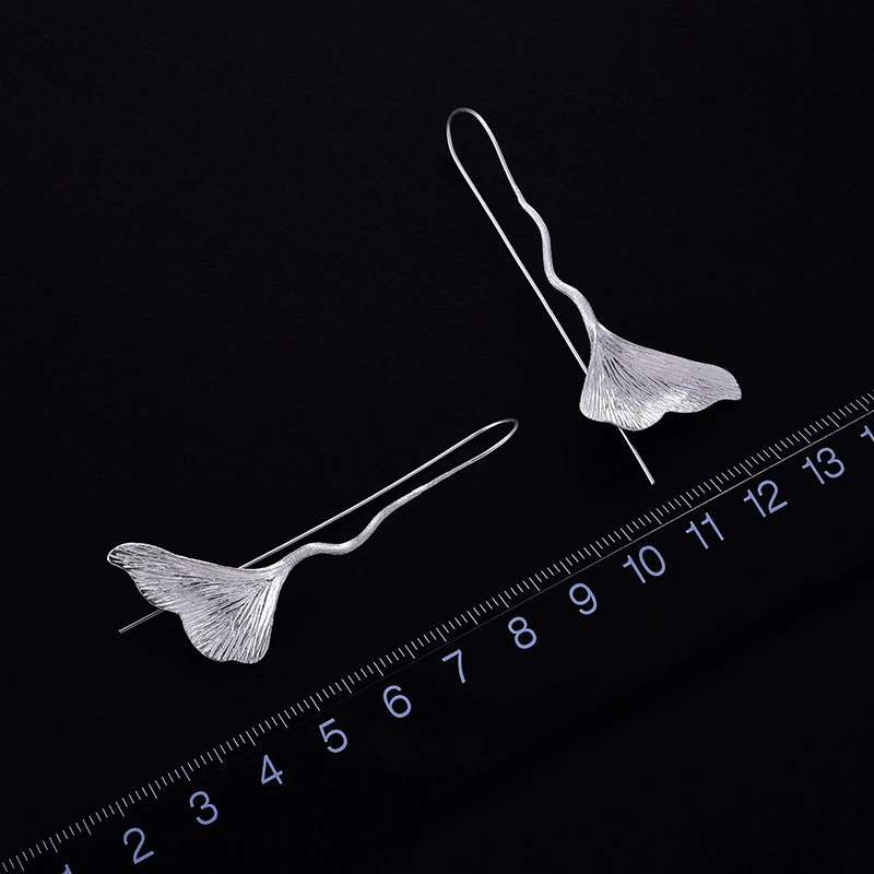 European and American hot selling new creative fashion elegant shape ginkgo leaf earrings for women natural all-match long earrings