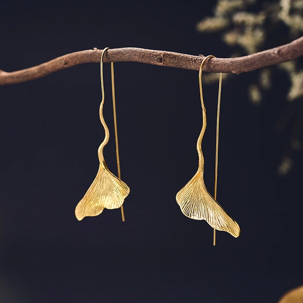 European and American hot selling new creative fashion elegant shape ginkgo leaf earrings for women natural all-match long earrings