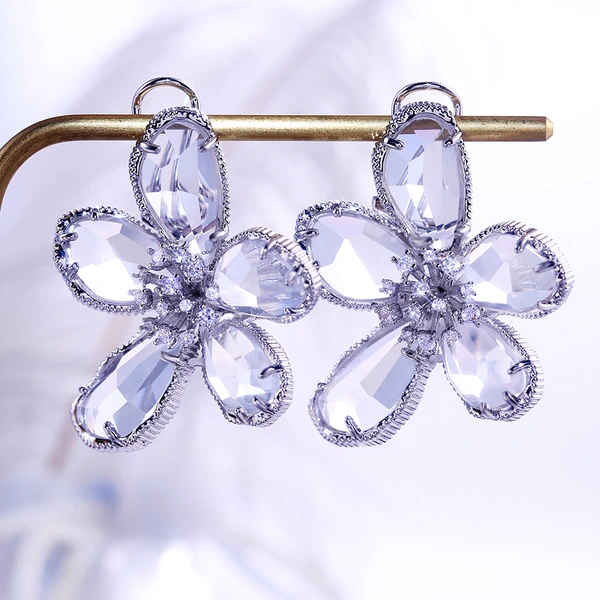 European and American hot selling luxury fashion large flower women's earrings high-end atmospheric earrings silver needle real gold color-preserving earrings