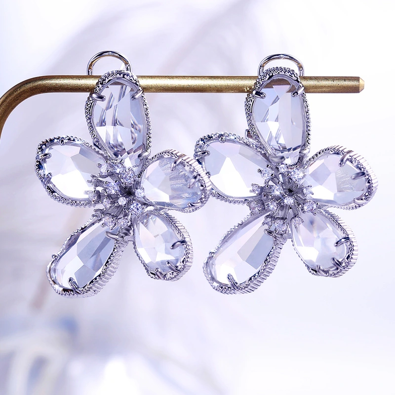 European and American hot selling luxury fashion large flower women's earrings high-end atmospheric earrings silver needle real gold color-preserving earrings