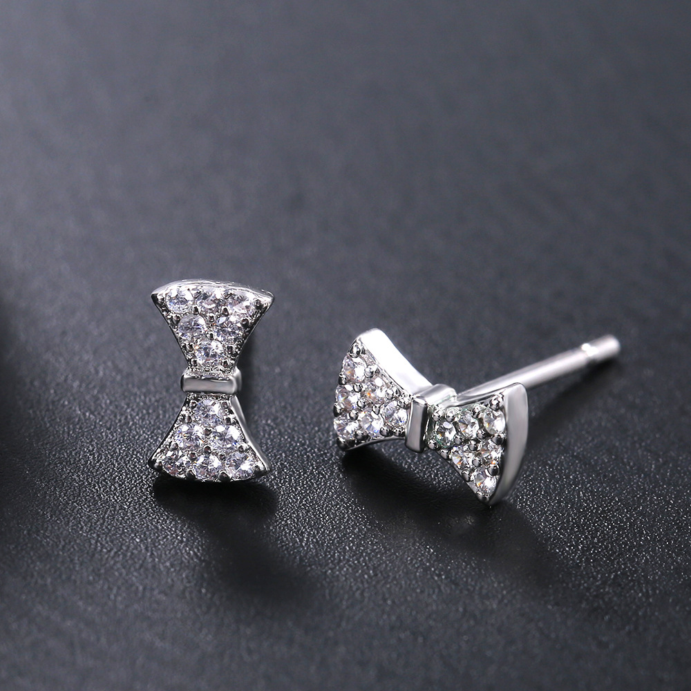 Hot selling hot item in Dongdaemun, Korea, sweet and cute bow-knot zircon earrings, fashionable and versatile earrings for girls