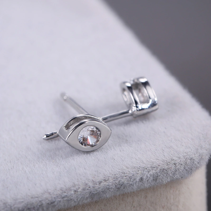   Japanese and Korean minimalist girls' personality all-match zircon spindle earrings real gold color-preserving daily clothing accessories