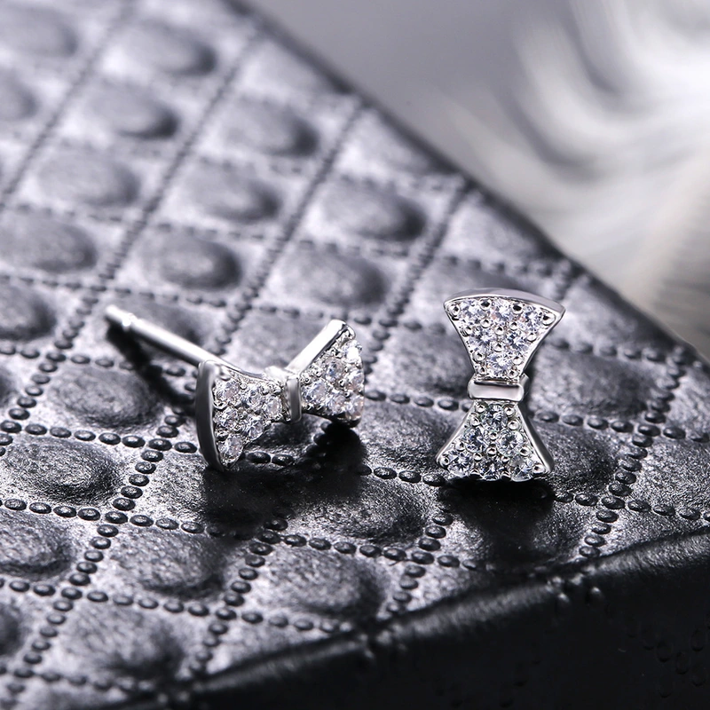 Hot selling hot item in Dongdaemun, Korea, sweet and cute bow-knot zircon earrings, fashionable and versatile earrings for girls