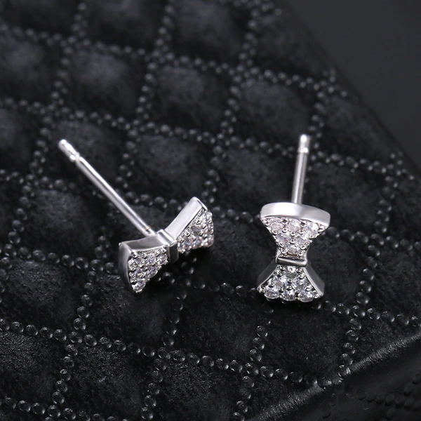 Hot selling hot item in Dongdaemun, Korea, sweet and cute bow-knot zircon earrings, fashionable and versatile earrings for girls