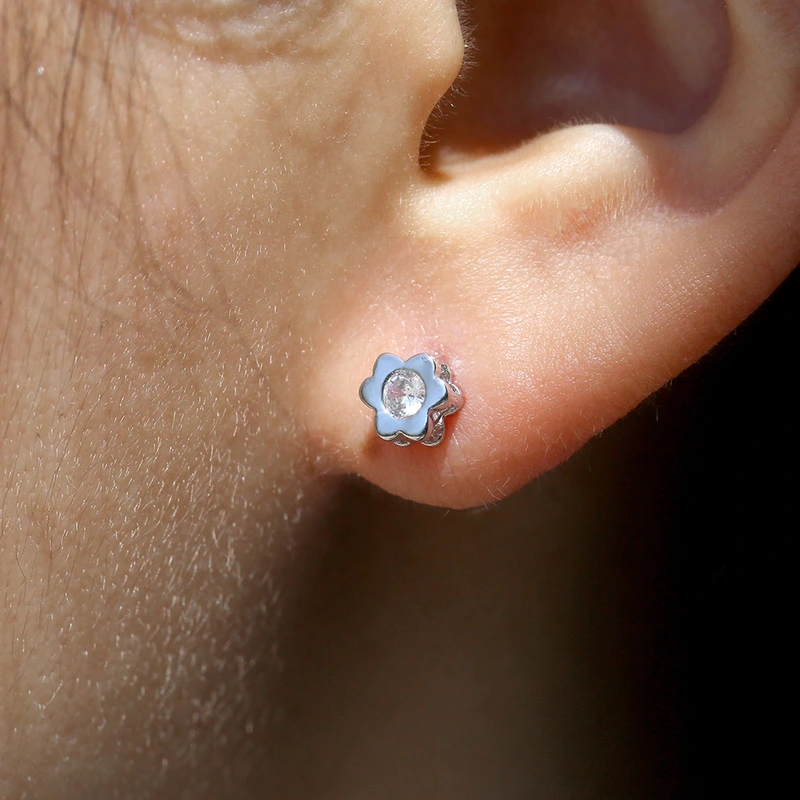   Japanese daily versatile zircon flower earrings goddess student simple matching earrings copper plated with real gold