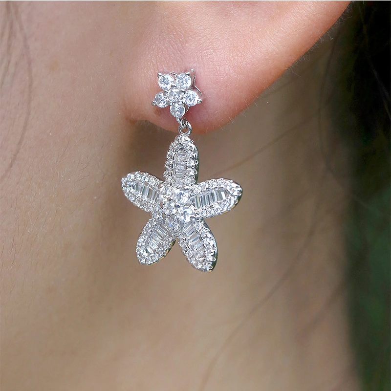   Hot selling new Korean sweet temperament girls full zircon flower earrings earrings high-end jewelry