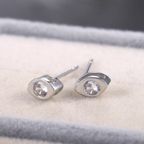   Japanese and Korean minimalist girls' personality all-match zircon spindle earrings real gold color-preserving daily clothing accessories
