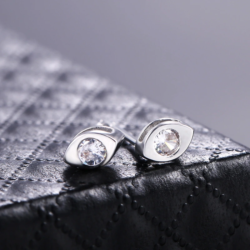   Japanese and Korean minimalist girls' personality all-match zircon spindle earrings real gold color-preserving daily clothing accessories