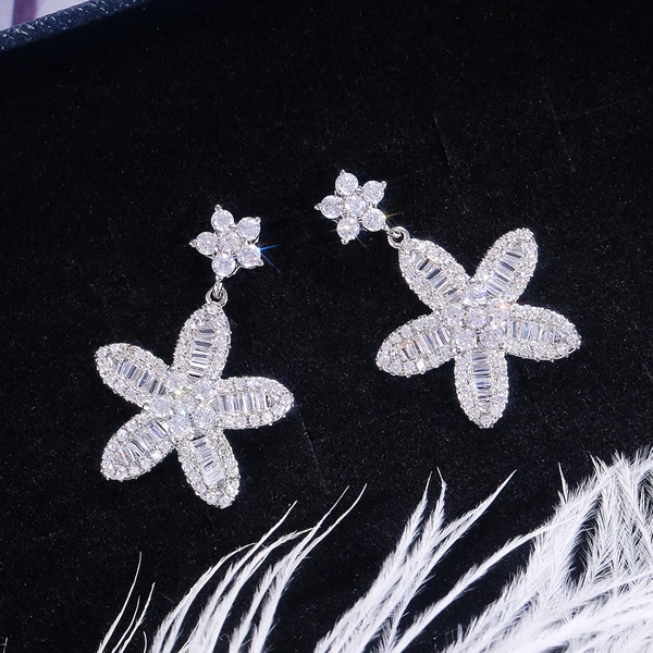   Hot selling new Korean sweet temperament girls full zircon flower earrings earrings high-end jewelry
