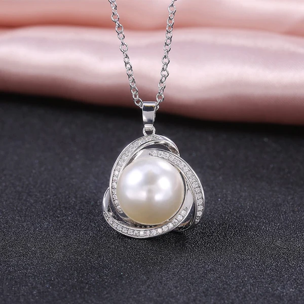 European and American hot selling new fashion simple artificial pearl flower necklace women's zircon jewelry spot