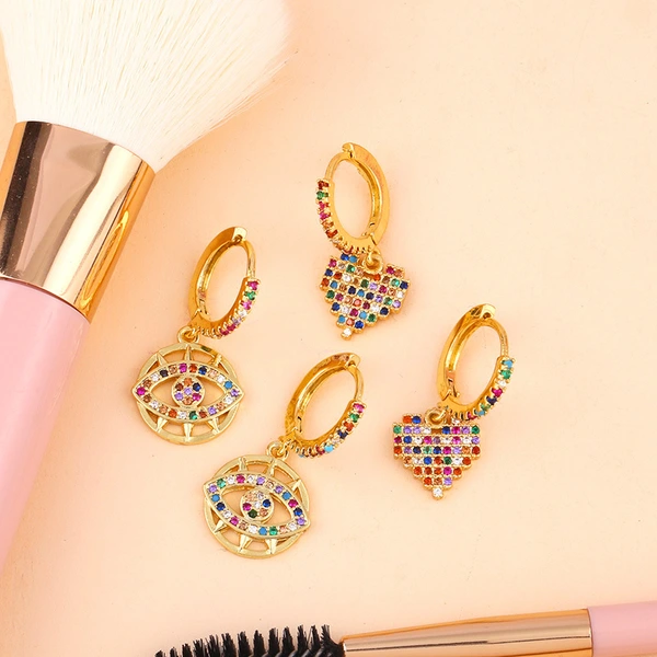 Clearance online celebrity European and American earrings for women hollow devil eye earrings peach heart love earrings wholesale ers04