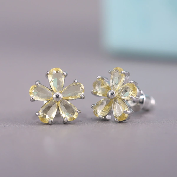New style fresh Japanese and Korean student style inlaid zircon small flower ladies earrings