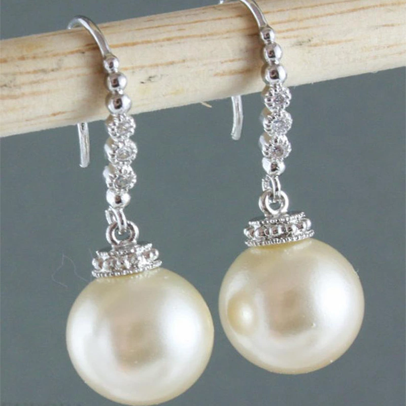 Ear jewelry Korean temperament Internet celebrity street shooting new recommended imitation pearl earrings for women simple and versatile earrings