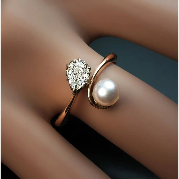 Hot-selling fashionable and unique women's ring with zircon imitation pearls, copper style simple ring jewelry