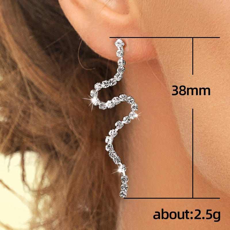   New style earrings, personalized fashion lines, long earrings, popular online celebrity fashion earrings wholesale