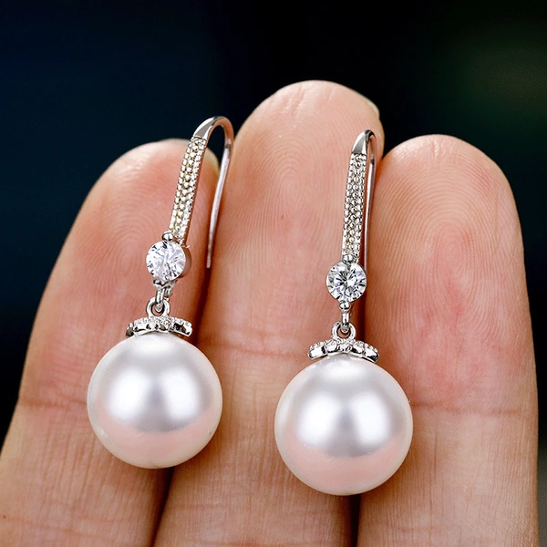 Korean temperament Internet celebrity hot imitation pearl earrings for women simple versatile earrings European and American earrings ear jewelry wholesale