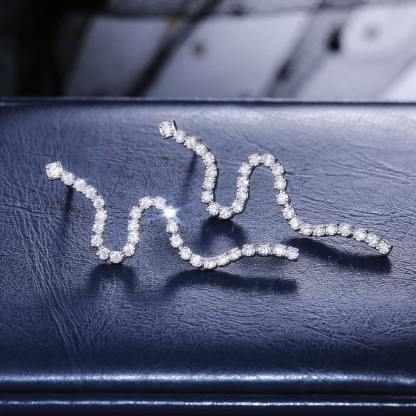   New style earrings, personalized fashion lines, long earrings, popular online celebrity fashion earrings wholesale