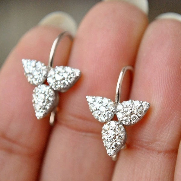 New hot selling ear clips personalized micro-inlaid zircon three-leaf ear hooks for women Japanese and Korean Internet celebrities same style earrings wholesale
