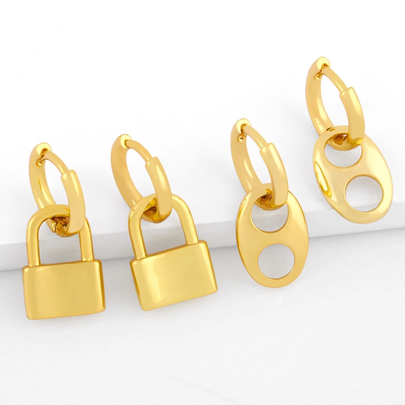 Clearance European and American new jewelry geometric popular personality earrings women's small lock-shaped smooth earrings erv22