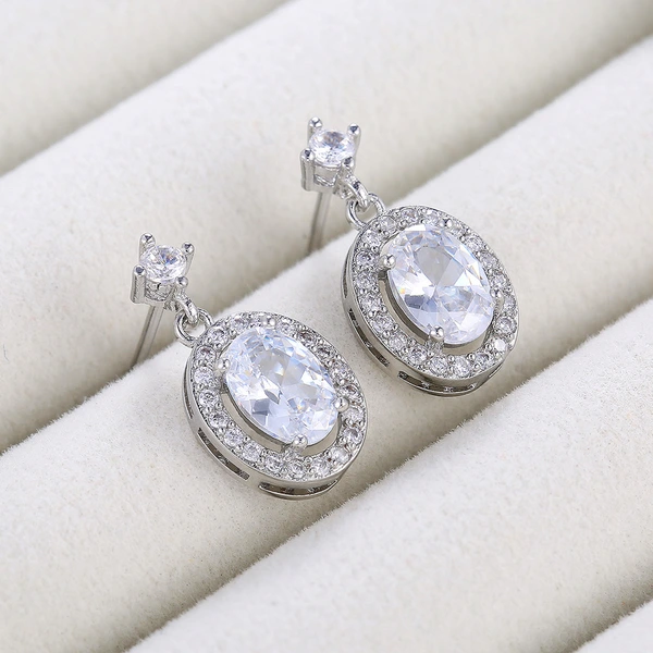    New style atmospheric versatile oval zircon copper earrings European and American temperament earrings wholesale