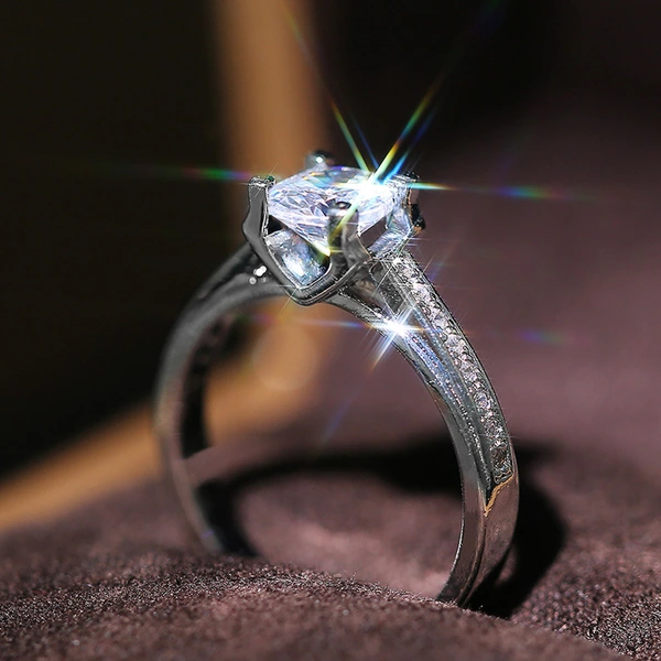 2021 New Accessories European and American Exquisite Luxury Zircon Women's Ring Copper Plated Silver Micro-inlaid Ring Wholesale