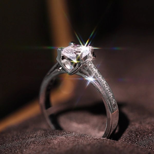 2021 New Accessories European and American Exquisite Luxury Zircon Women's Ring Copper Plated Silver Micro-inlaid Ring Wholesale