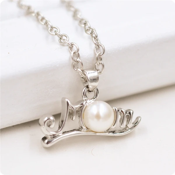 European and American mom pearl necklace (including chain) female new mother's birthday gift