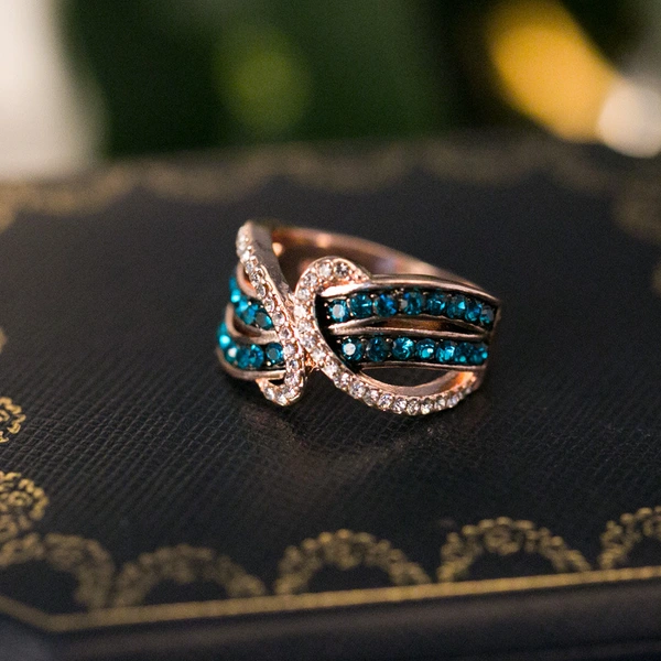  New women's hand jewelry fashion OL geometric line ring alloy inlaid crystal dance party jewelry