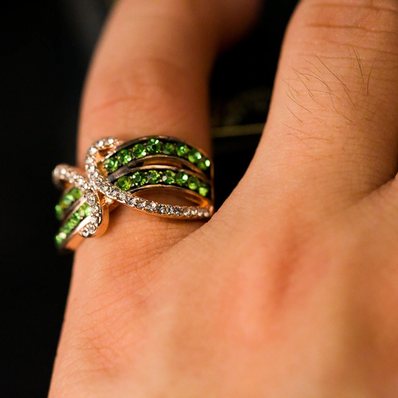  New women's hand jewelry fashion OL geometric line ring alloy inlaid crystal dance party jewelry