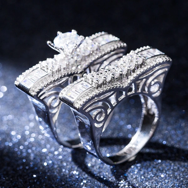 Fashionable high-end luxury couple rings, exquisite hollow zircon women's rings, full diamond micro-inlaid rings, hand jewelry
