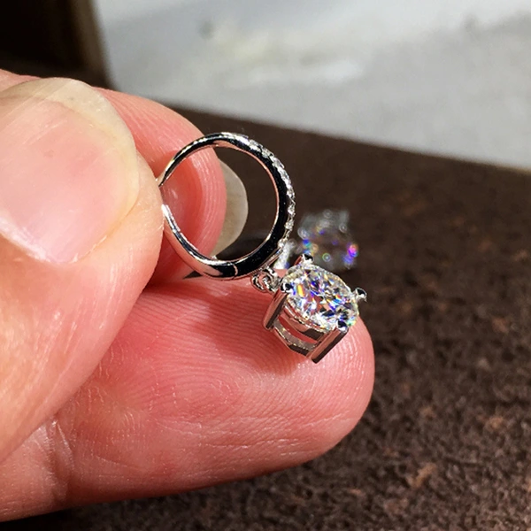 European and American style earrings fashionable creative round diamond zircon ear clips for women niche design versatile earrings